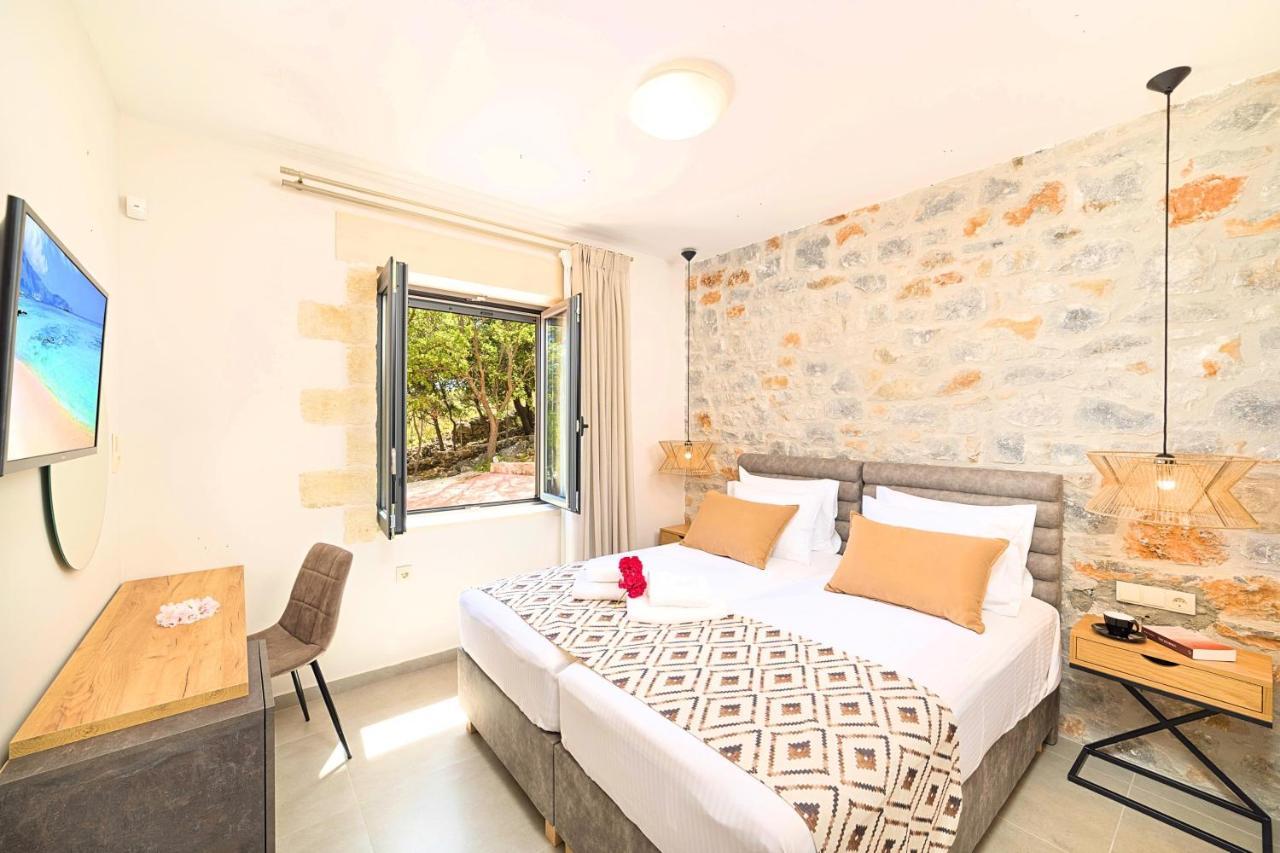 Villa Vardis Heated Pool Vryses Ngoại thất bức ảnh